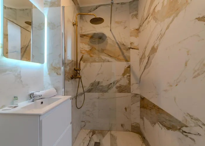 Golden Republique * Paris